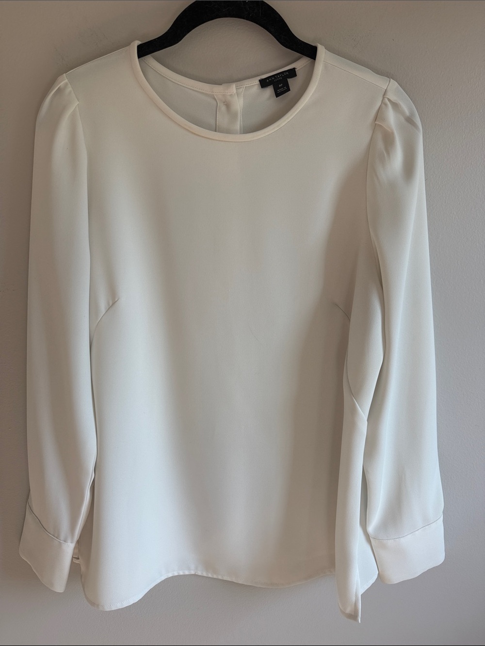 Ann Taylor Cream Long-Sleeve Crewneck Blouse, size Petite Medium